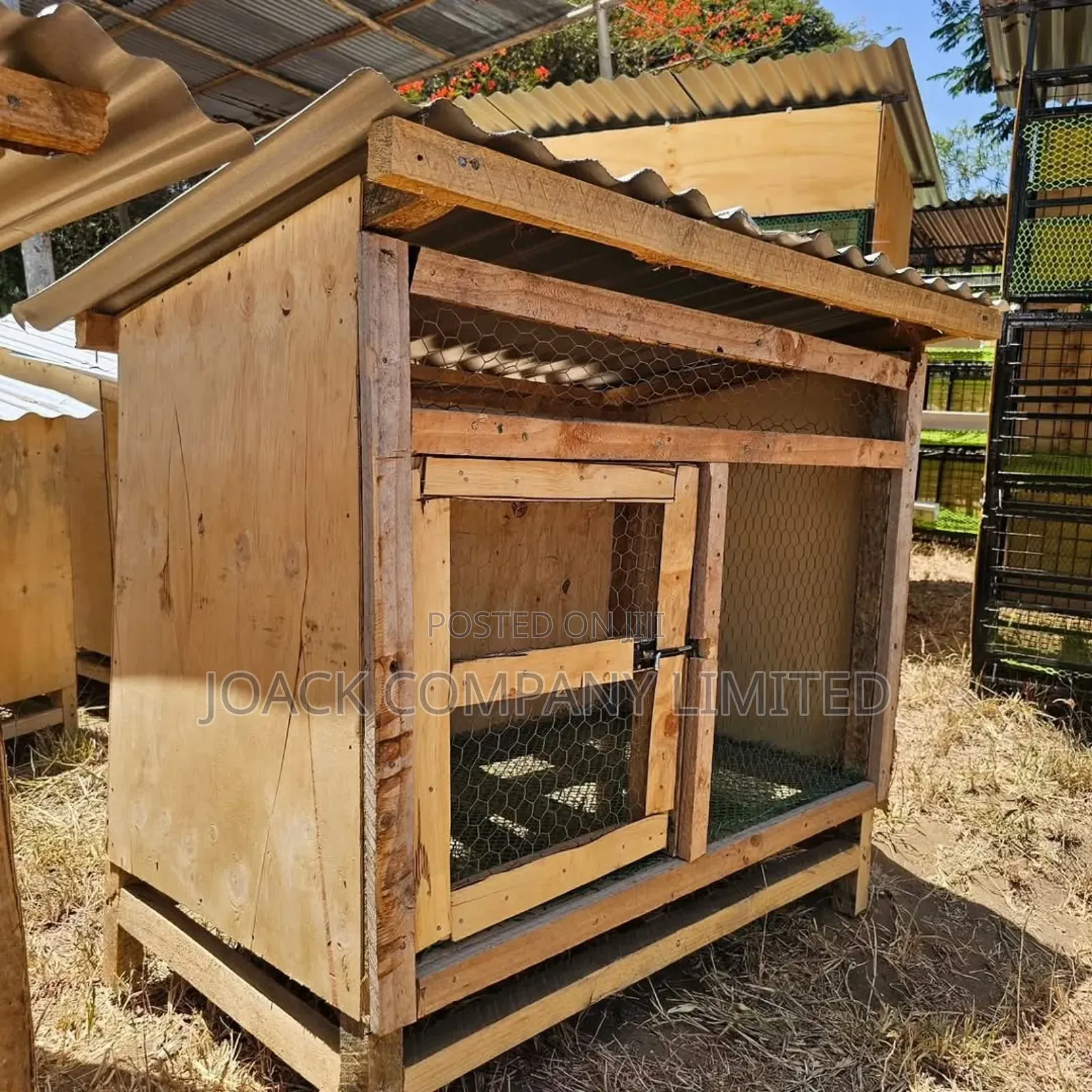 Mabanda Ya Kuku Ya Kuhamishika/ Movable Livestock Houses