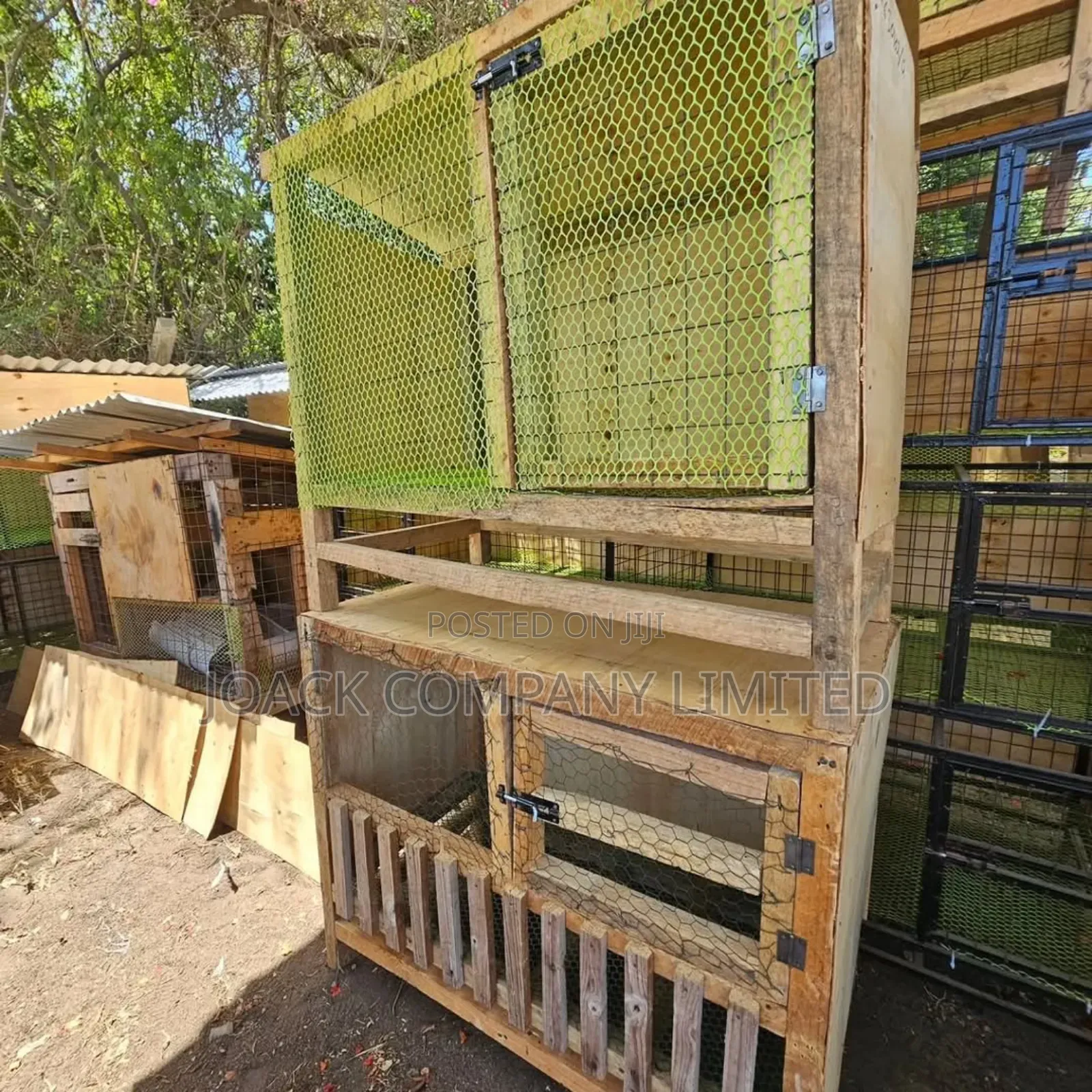 Mabanda Ya Kuku Ya Kuhamishika/ Movable Livestock Houses