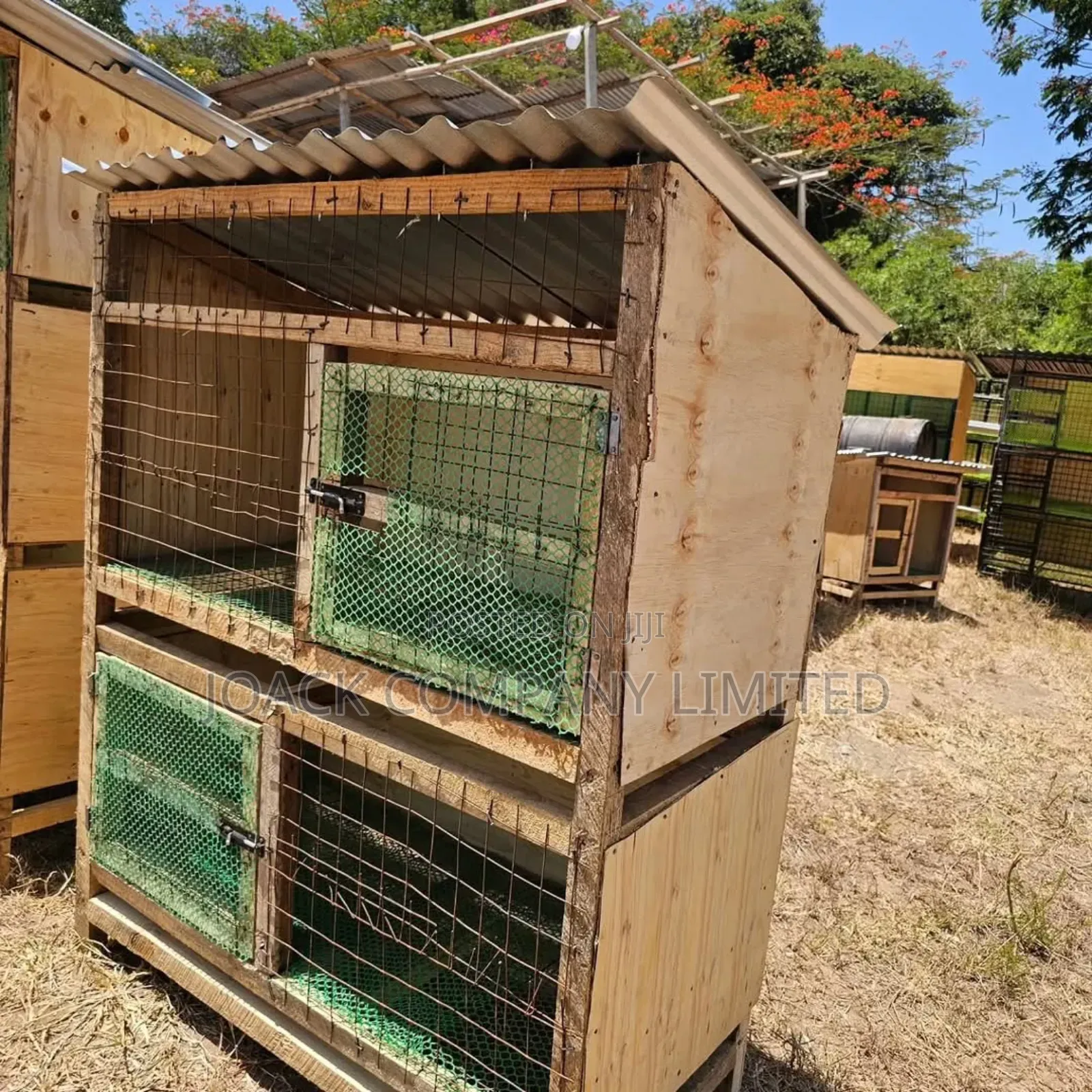 Mabanda Ya Kuku Ya Kuhamishika/ Movable Livestock Houses