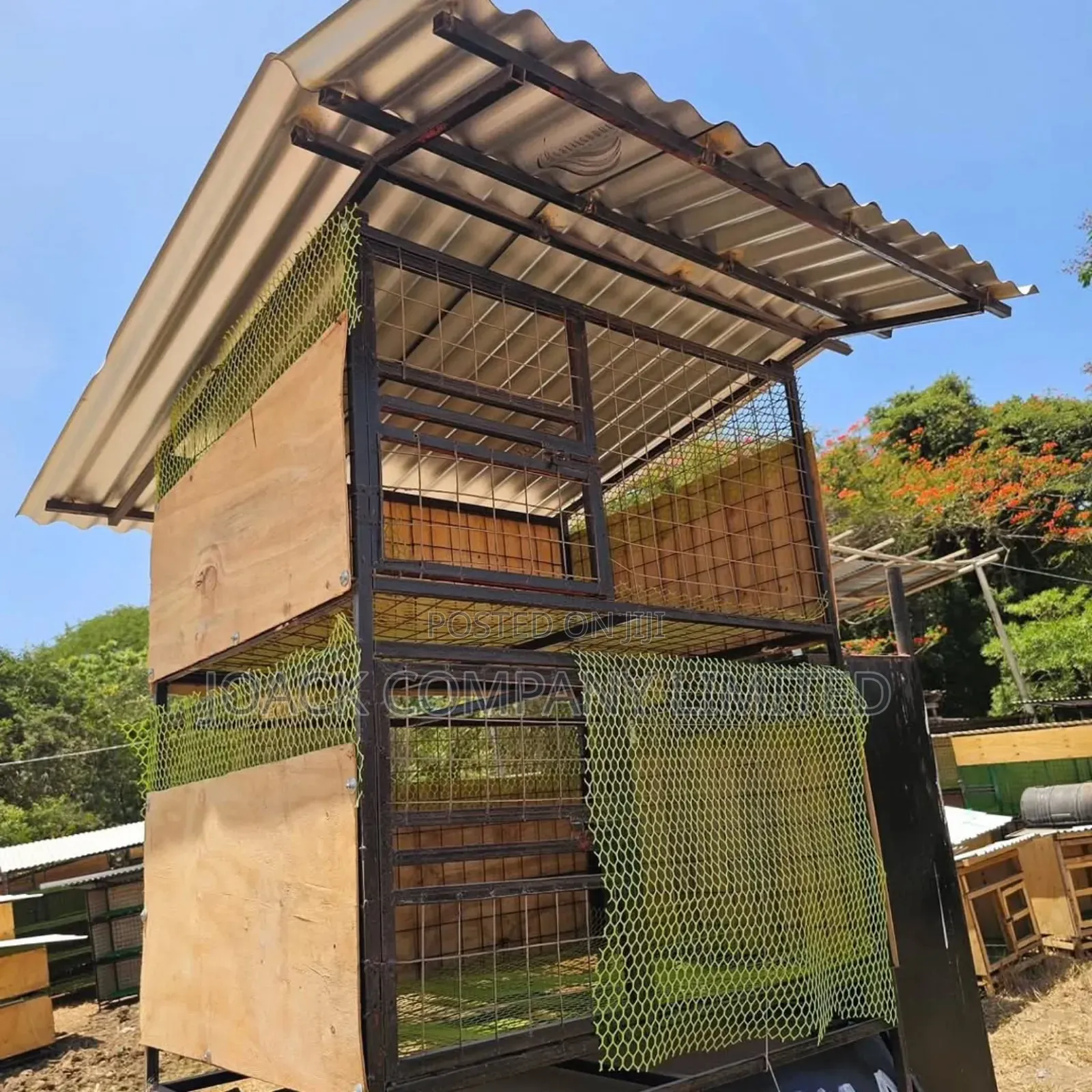 Mabanda Ya Kuku Ya Kuhamishika/ Movable Livestock Houses