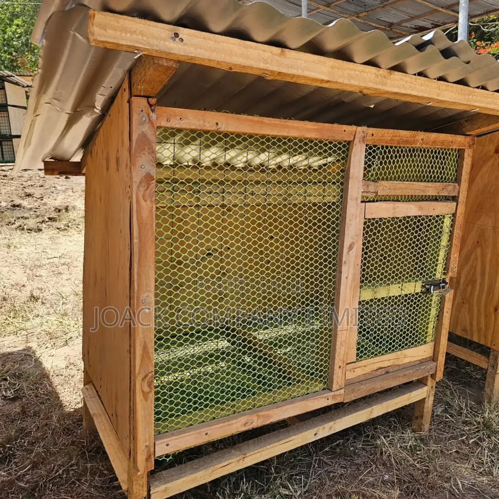 Mabanda Ya Kuku Ya Kuhamishika/ Movable Livestock Houses