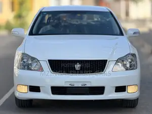 Toyota Crown 2006 White