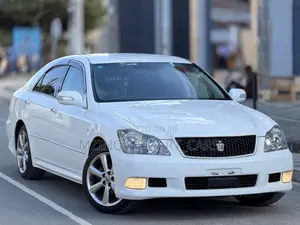 Toyota Crown 2006 White