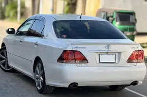 Toyota Crown 2006 White