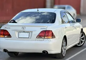 Toyota Crown 2006 White