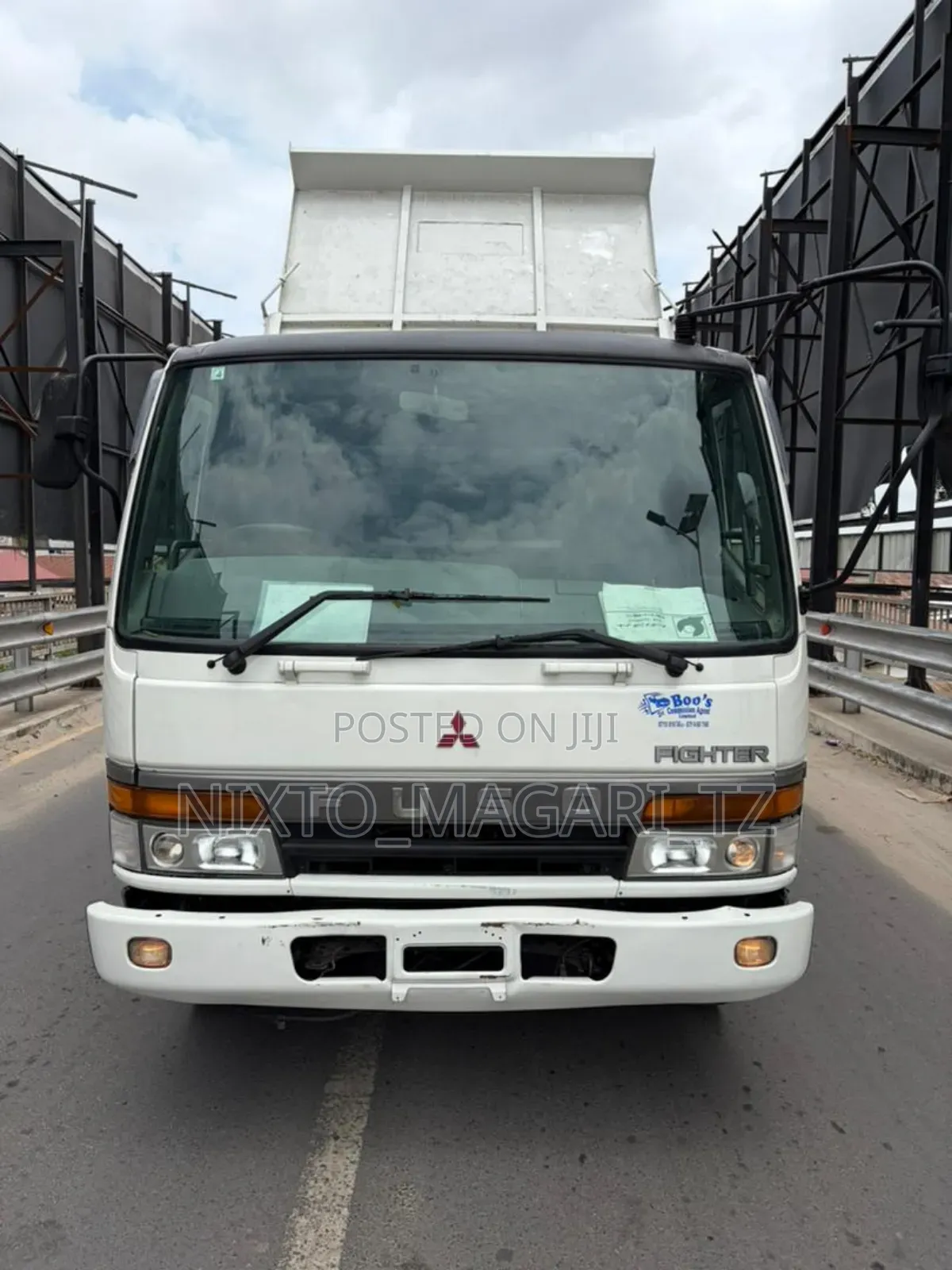 Mitsubishi Fuso 2000 White