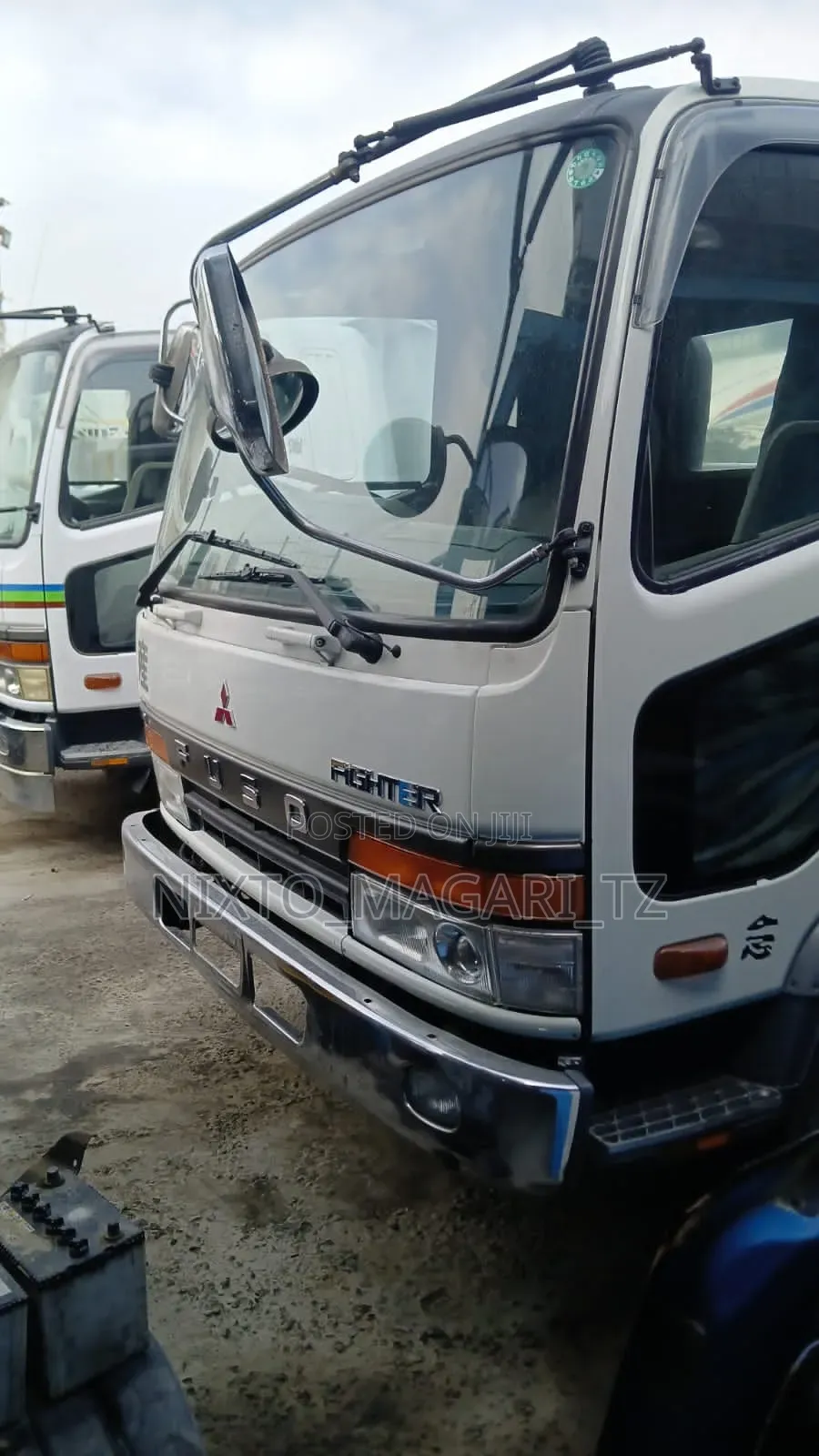 Mitsubishi Fuso 2000 White