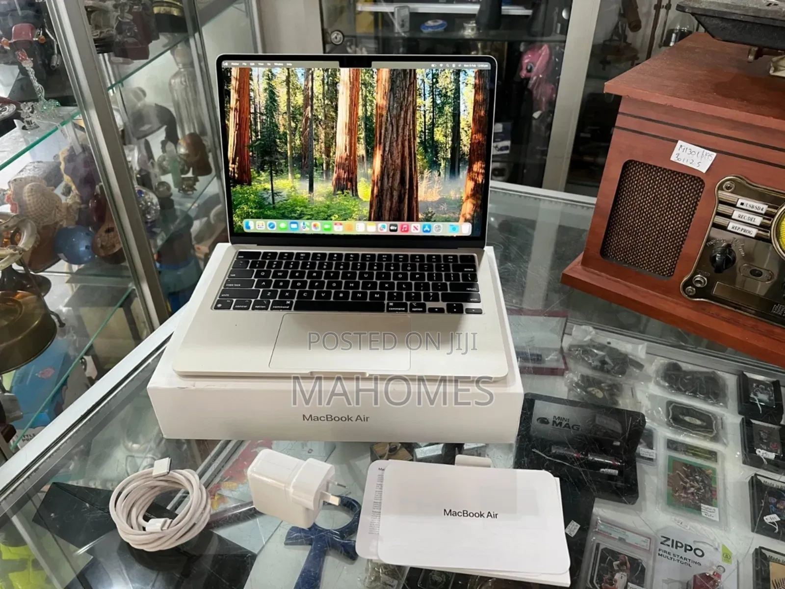 New Laptop Apple MacBook Air 2023 M2 16GB Apple M2 SSD 256GB