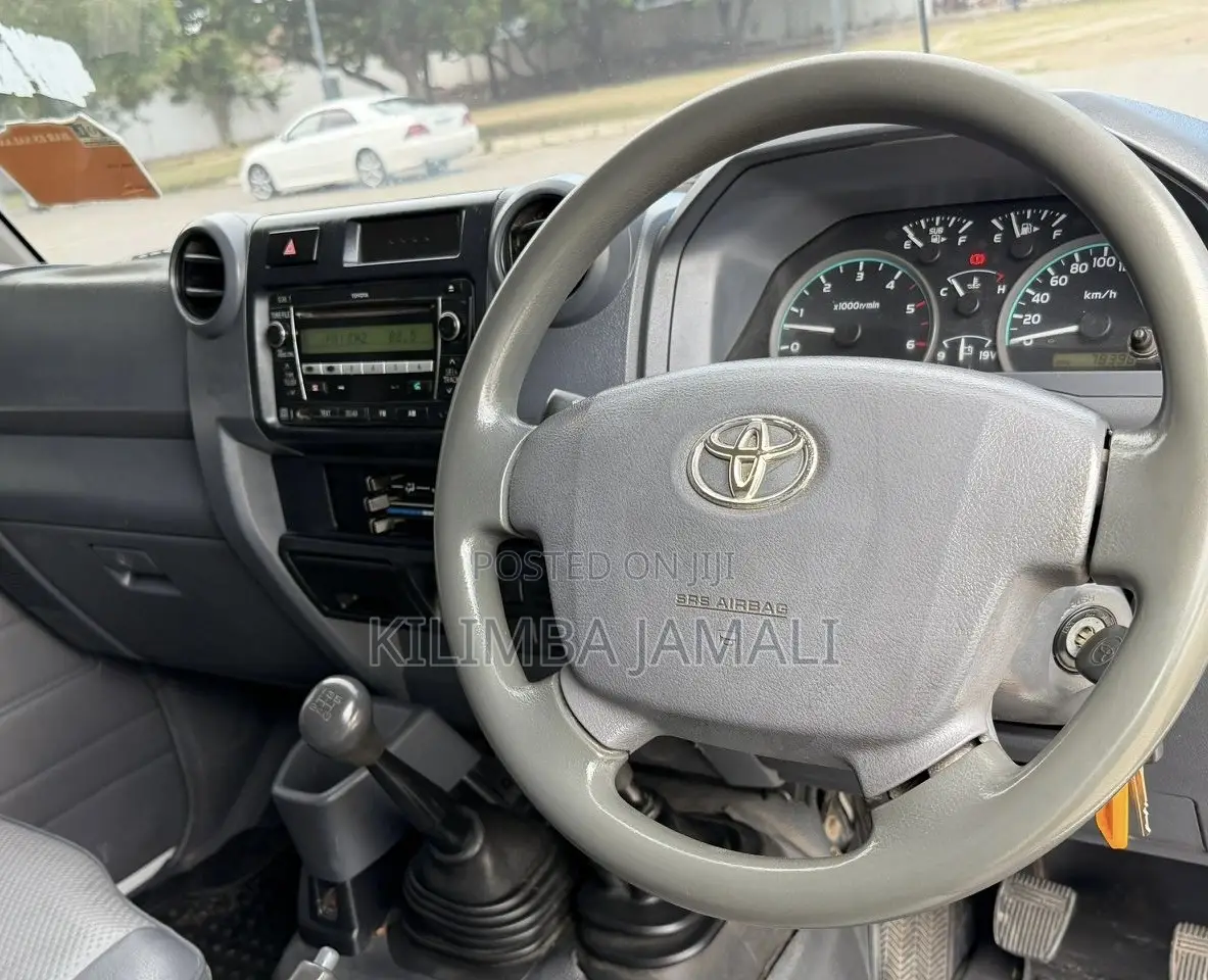 Toyota Land Cruiser 2012 White