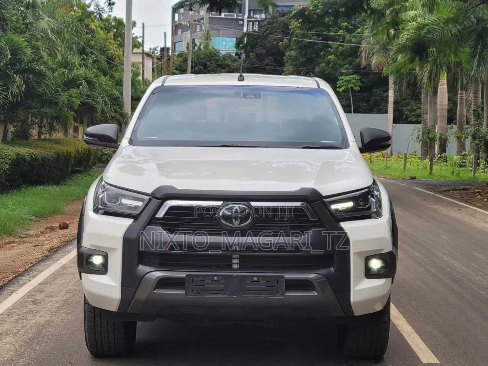 New Toyota Hilux 2025 White