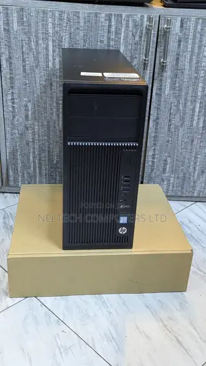 Desktop Computer HP Z240 8GB Intel Xeon HDD+SSD 500GB