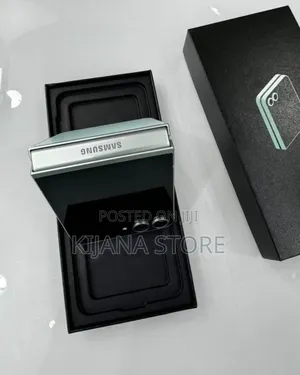 New Samsung Galaxy Z Flip6 256 GB Black
