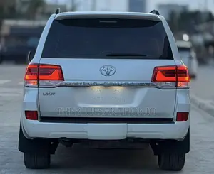 Toyota Land Cruiser 2020 White