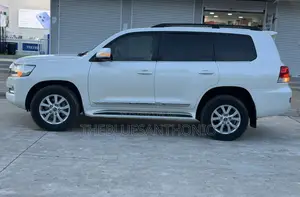 Toyota Land Cruiser 2020 White
