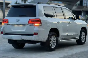 Toyota Land Cruiser 2020 White