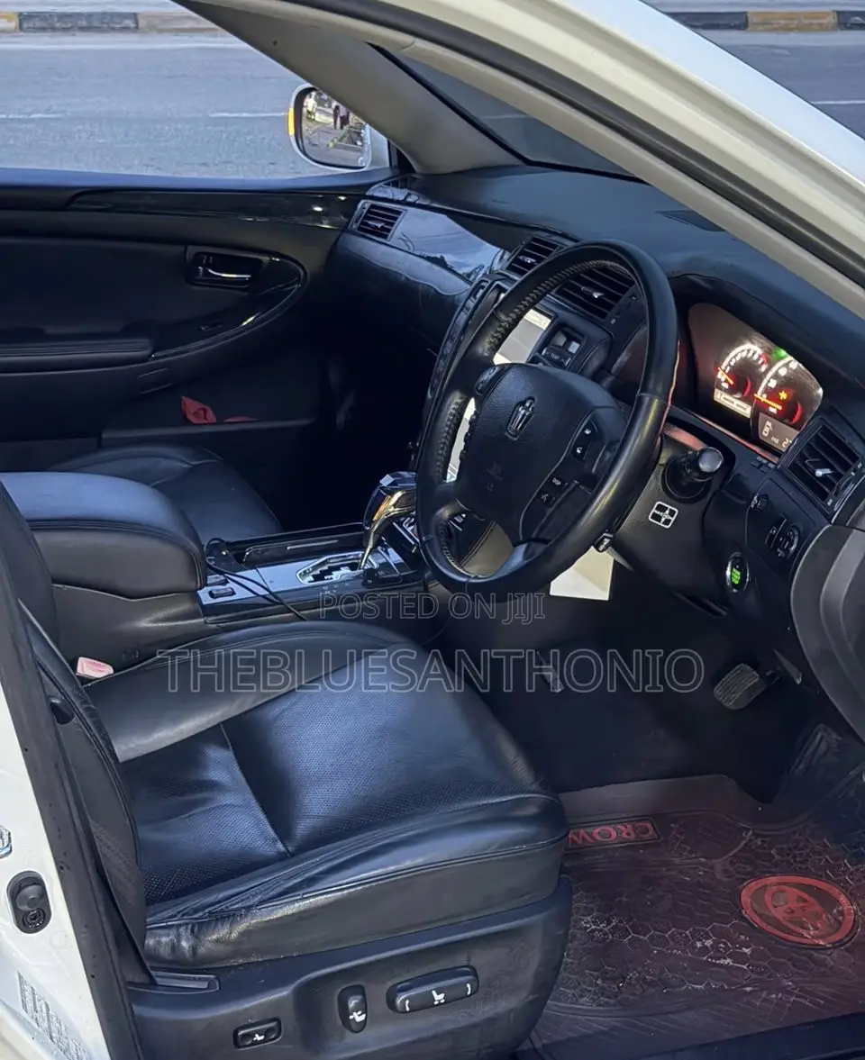 Toyota Crown 2007 White
