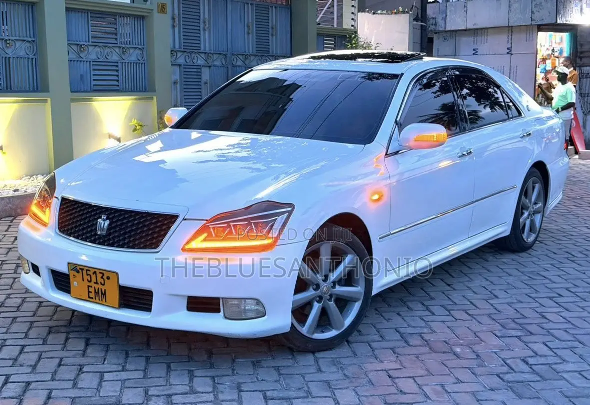 Toyota Crown 2007 White