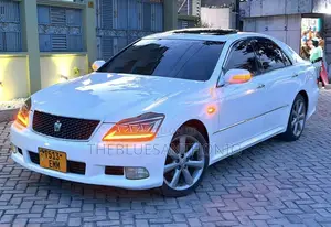 Toyota Crown 2007 White
