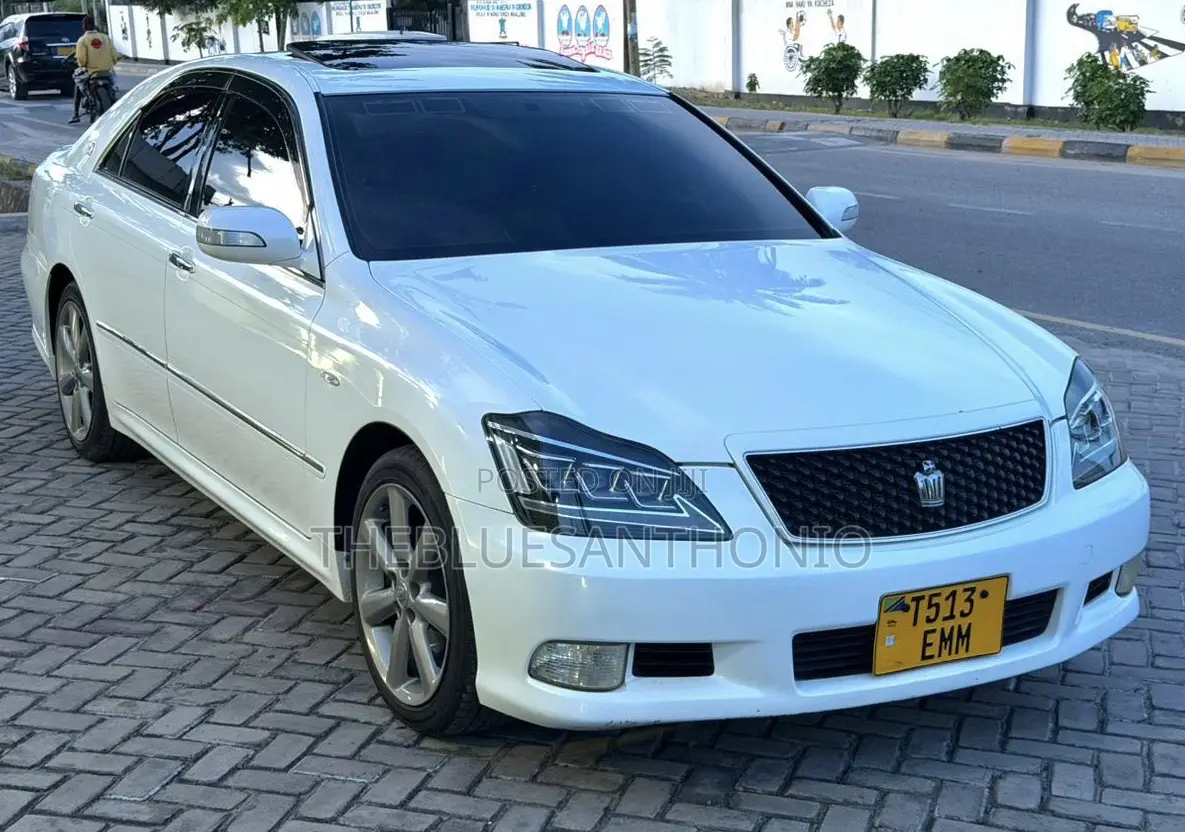 Toyota Crown 2007 White