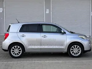 Toyota IST 2009 Silver
