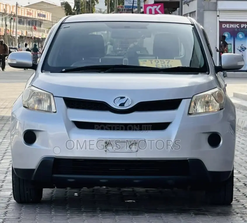 Toyota IST 2009 Silver