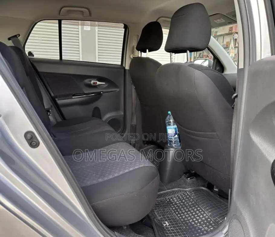 Toyota IST 2009 Silver