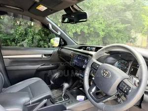 Toyota Hilux 2025 Gray