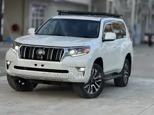 Toyota Land Cruiser Prado 2.8 2023 White