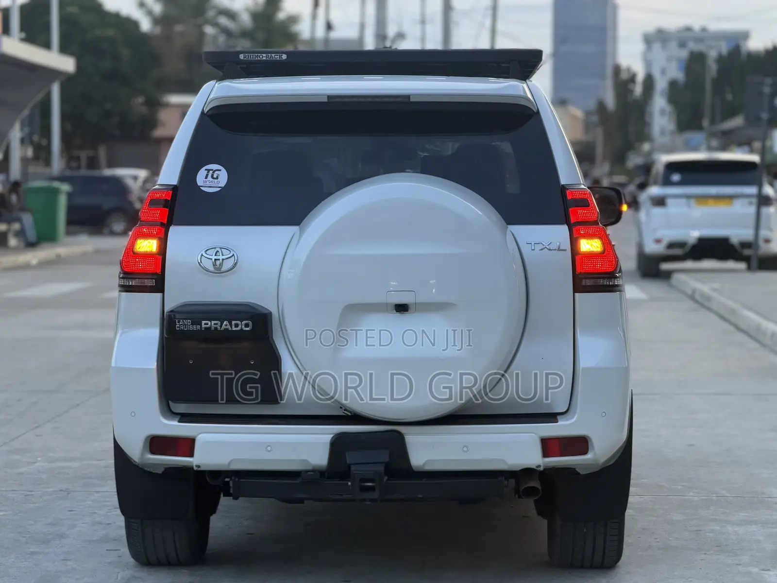Toyota Land Cruiser Prado 2.8 2023 White