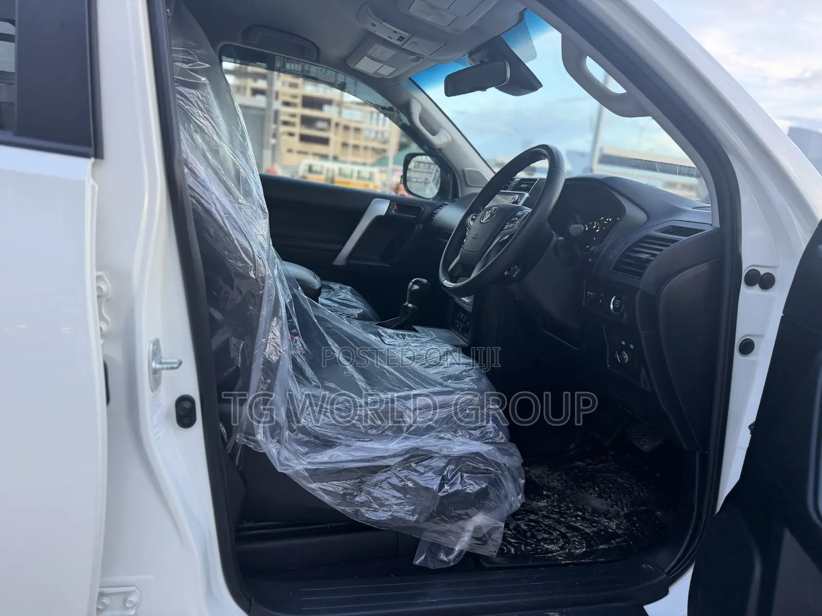 Toyota Land Cruiser Prado 2.8 2023 White