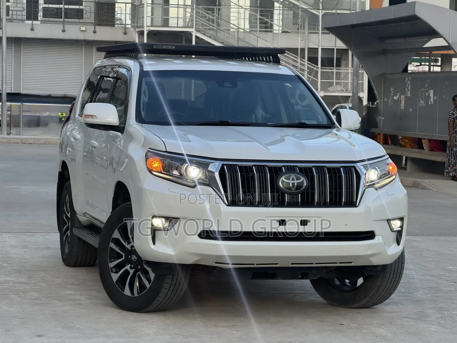 Toyota Land Cruiser Prado 2.8 2023 White