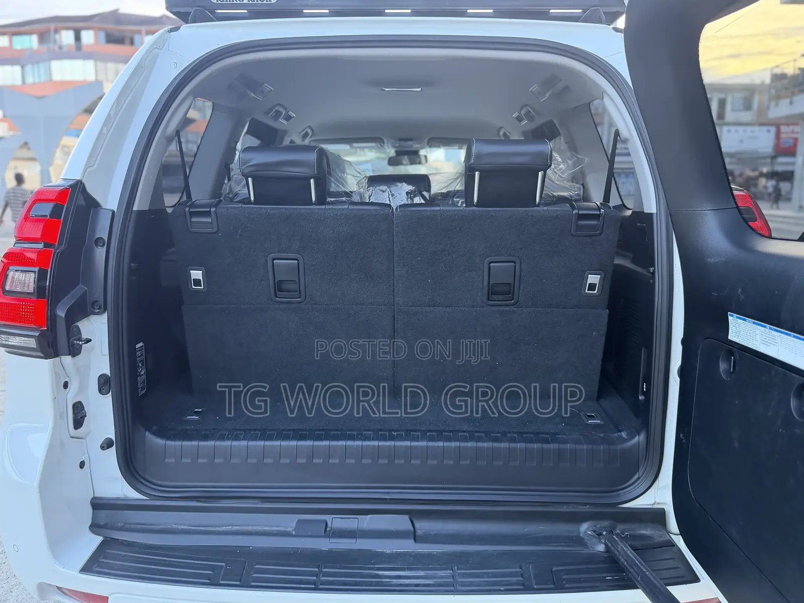 Toyota Land Cruiser Prado 2.8 2023 White