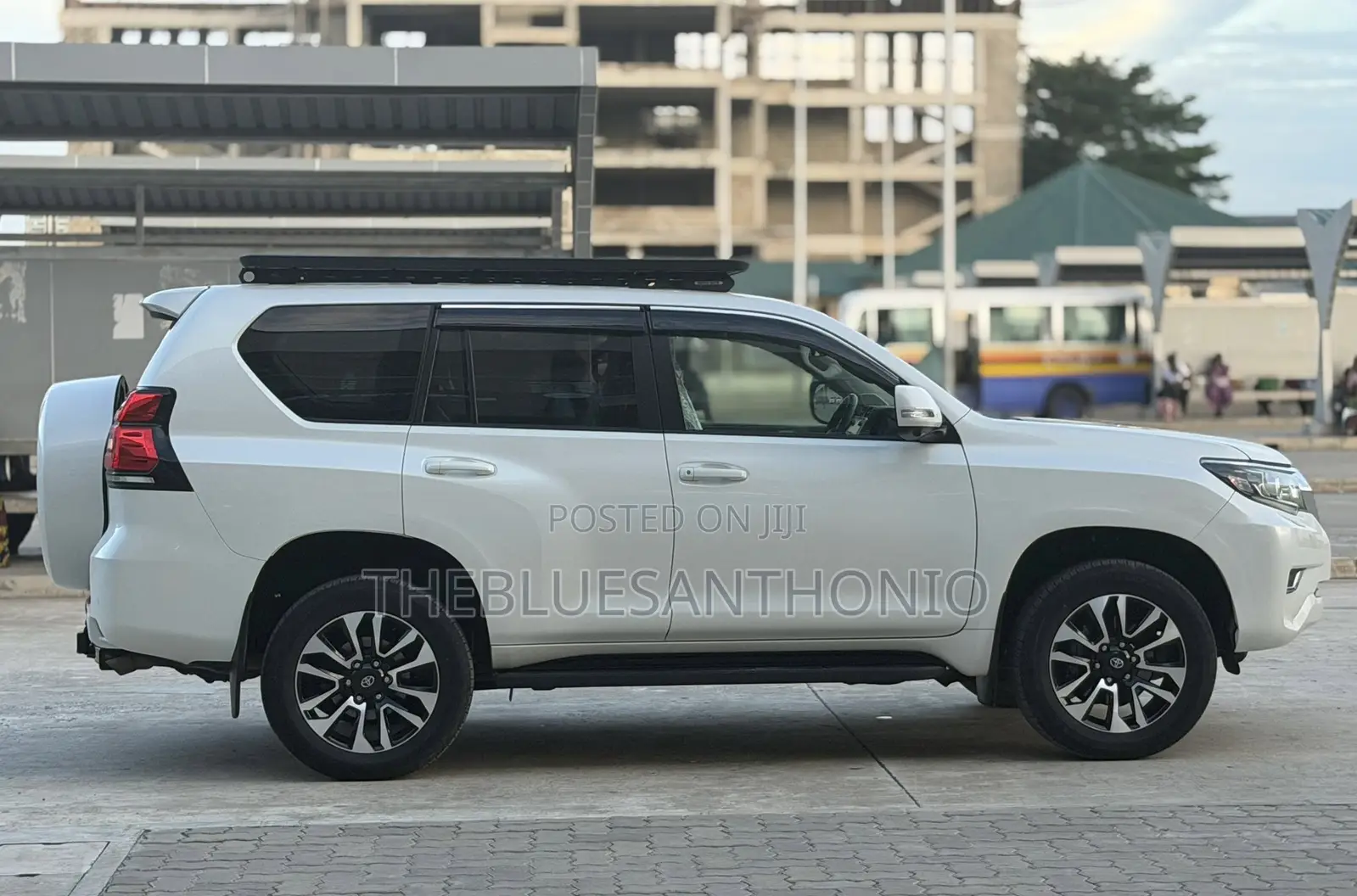 Toyota Land Cruiser Prado 2023 White