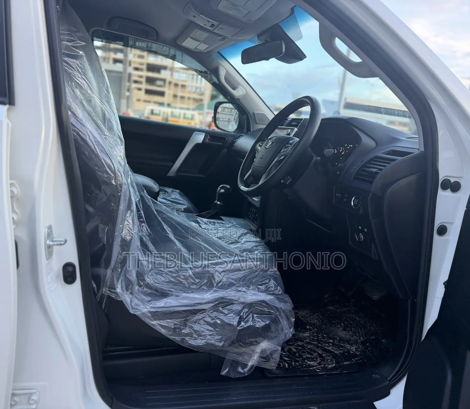 Toyota Land Cruiser Prado 2023 White