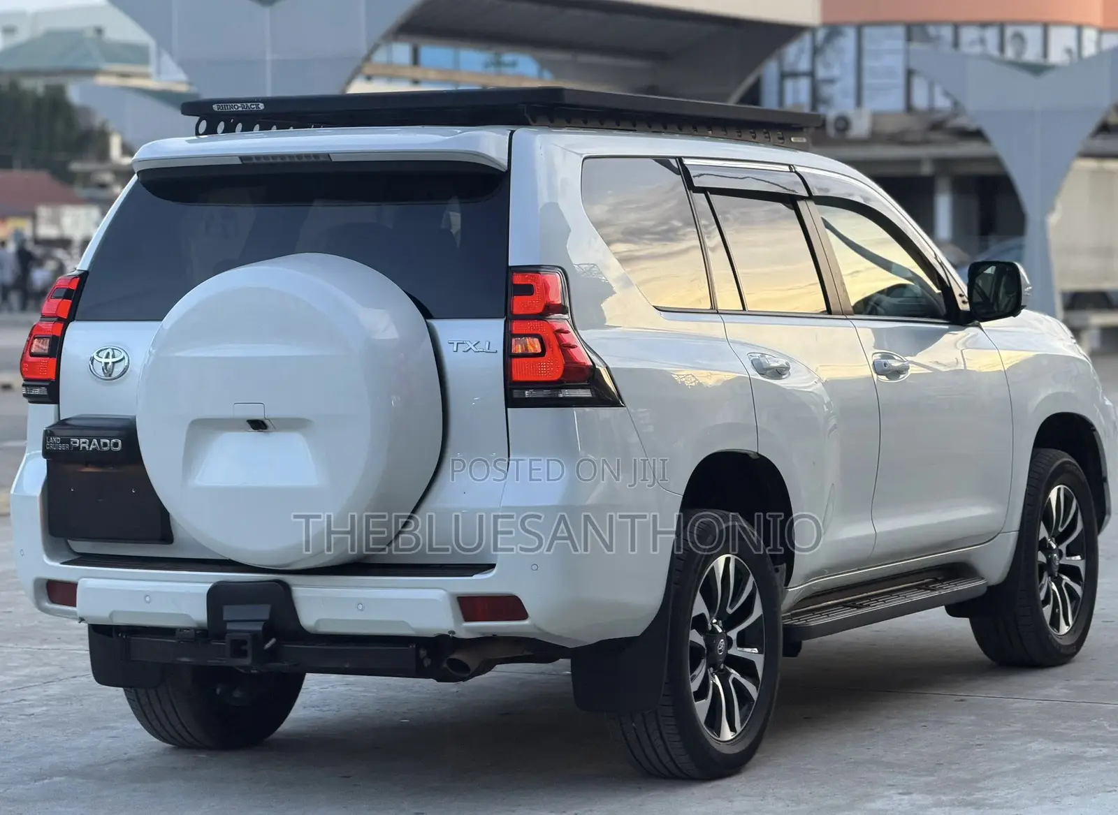 Toyota Land Cruiser Prado 2023 White