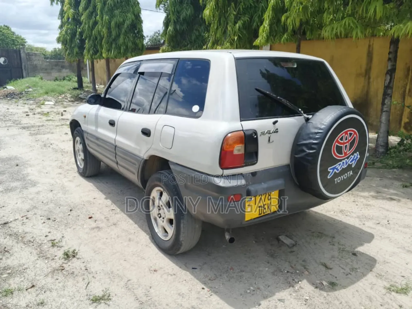 Toyota RAV4 1999 Silver