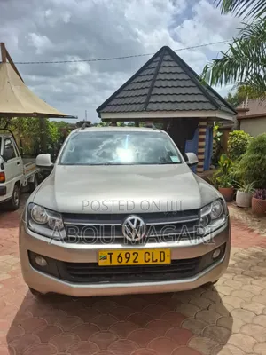 Volkswagen Amarok 2012 Beige