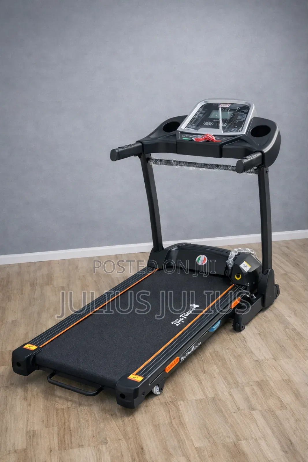 Inclined Treadmill Machine (130g)
