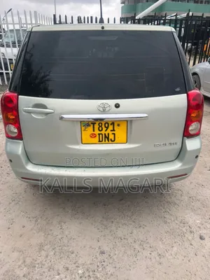 Toyota Raum 2004 Silver