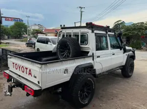 Toyota Land Cruiser 76 Series 2025 Ivory