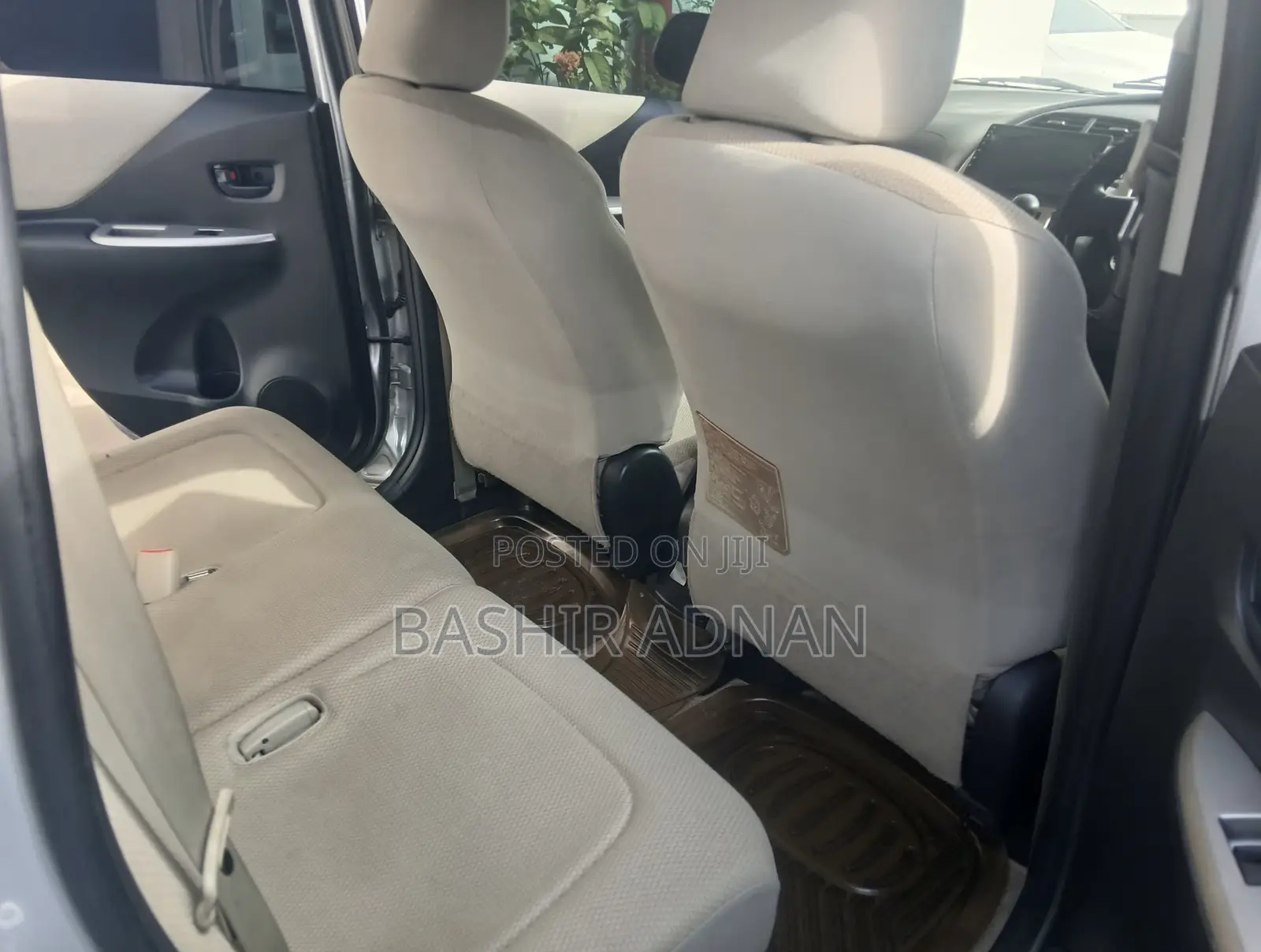 Toyota Ractis 1.3 FWD 2009 Silver