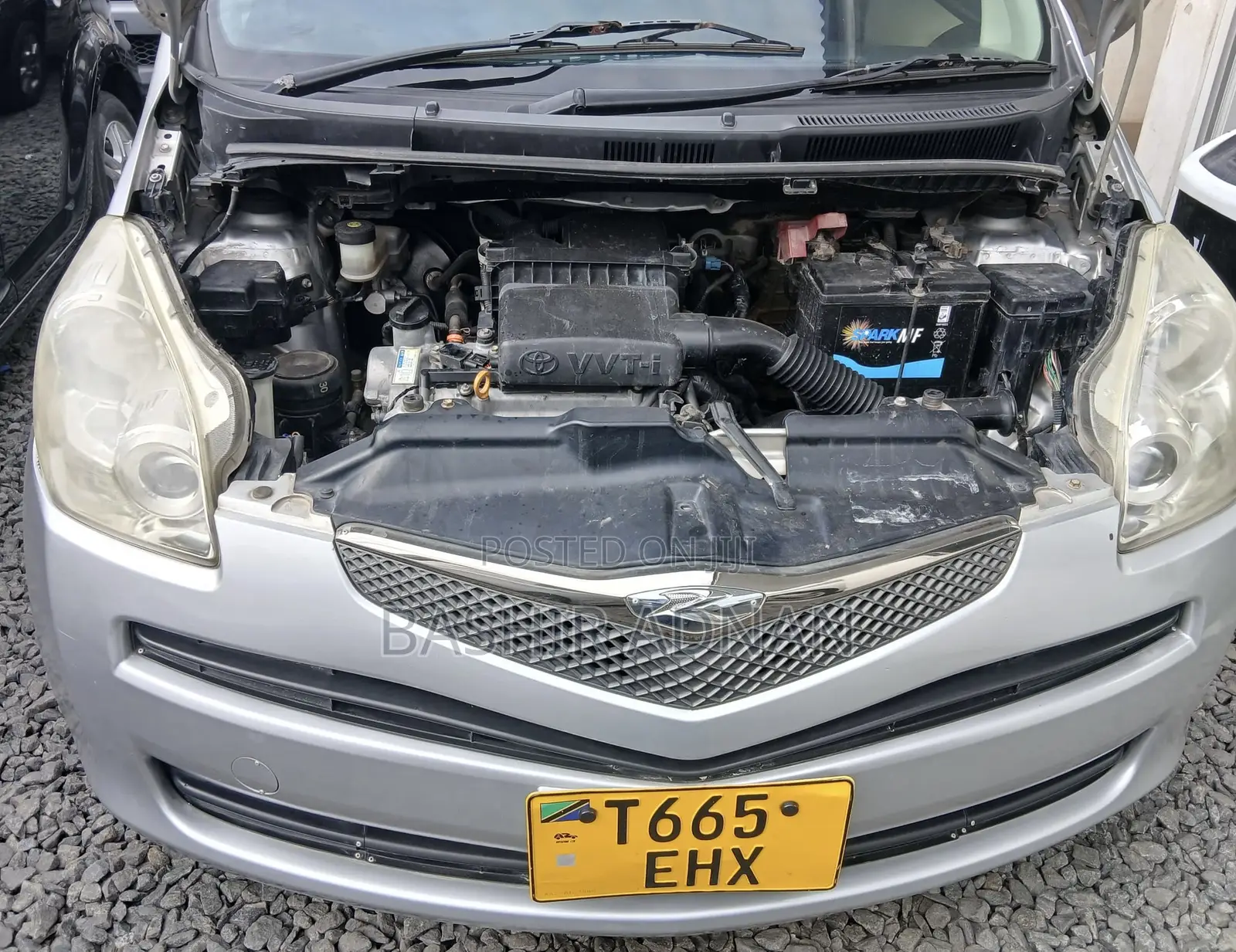 Toyota Ractis 1.3 FWD 2009 Silver