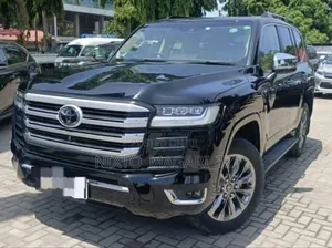 Toyota Land Cruiser LC300 2023 Black