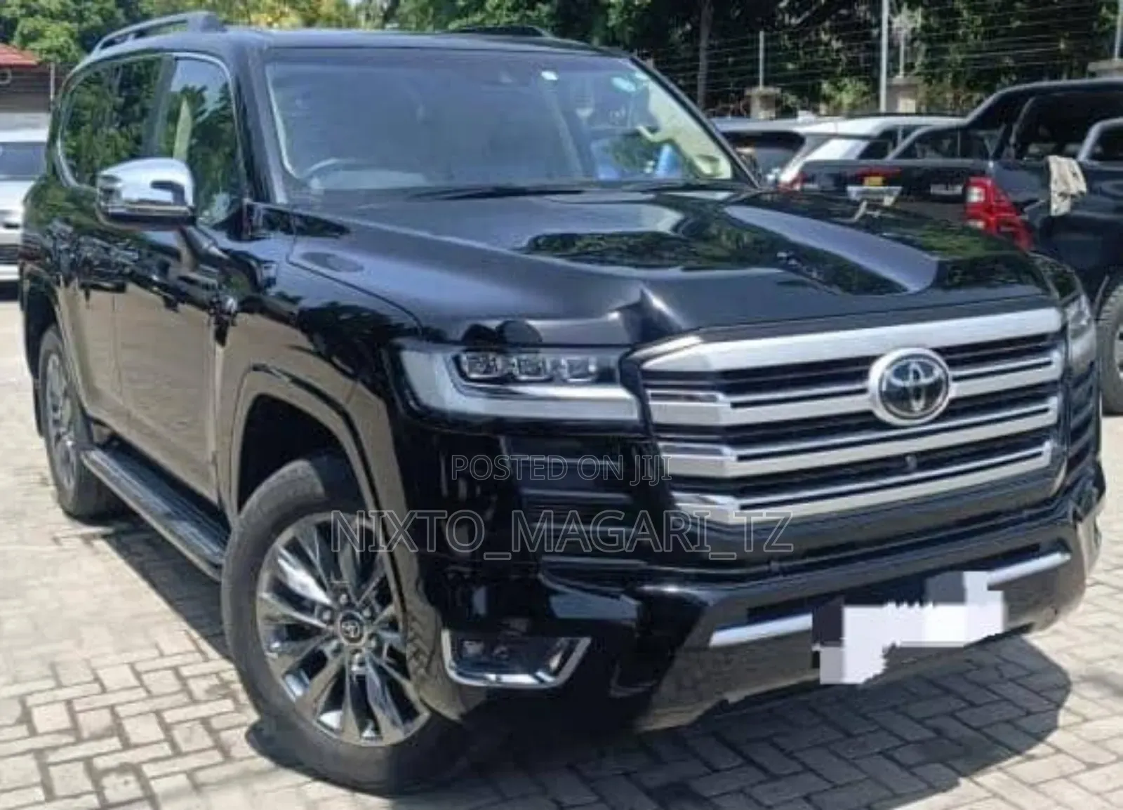 Toyota Land Cruiser LC300 2023 Black