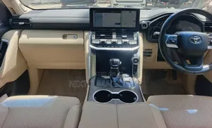 Toyota Land Cruiser LC300 2023 Black