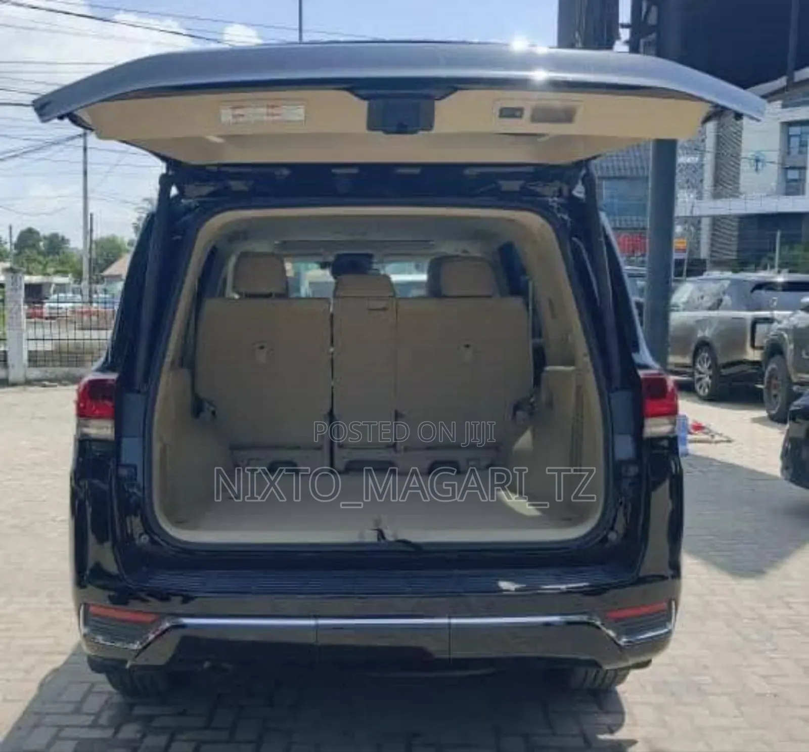 Toyota Land Cruiser LC300 2023 Black