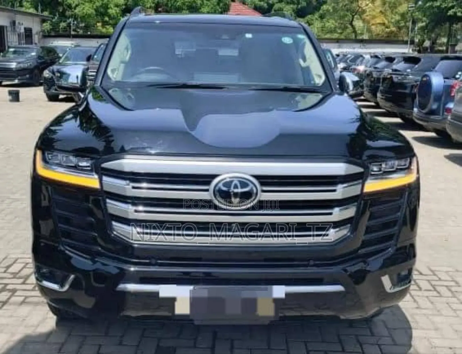 Toyota Land Cruiser LC300 2023 Black
