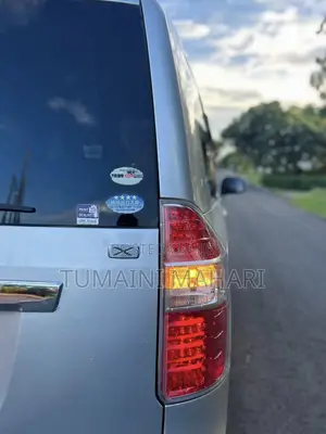 Toyota Noah 2009 Silver