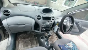 Toyota Vitz 2002 Silver
