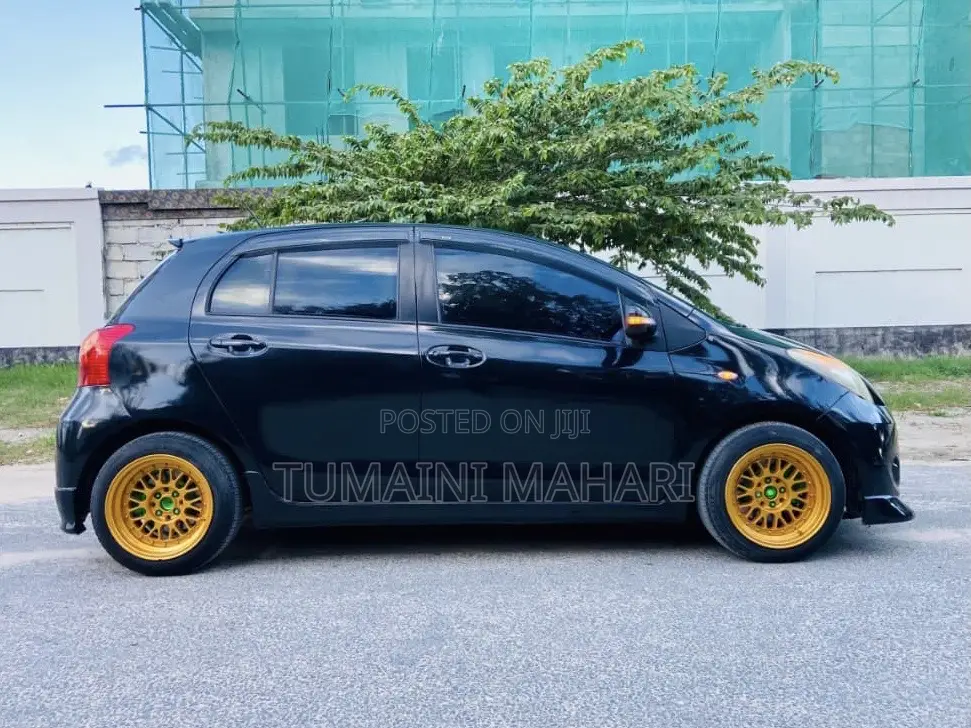 Toyota Vitz 2006 Black